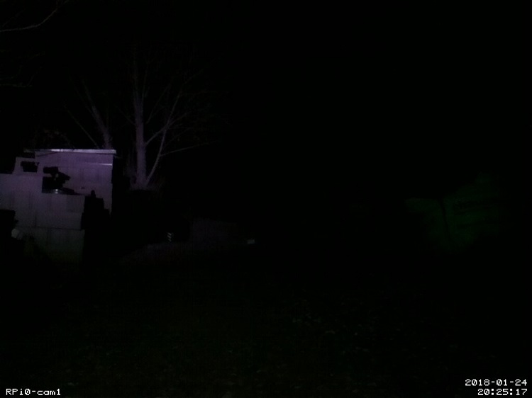 Ночное видение -- белый прожектор 10 Вт -- RPi Camera V2 Noir