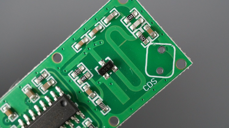 Датчик RCWL-0516 и опциональный фоторезистор