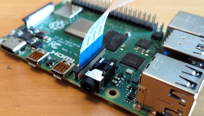 Синяя сторона шлейфа модуля камеры Raspberry Pi