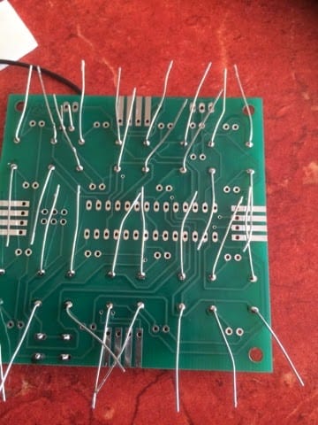 Припаянные резисторы — вид сверху