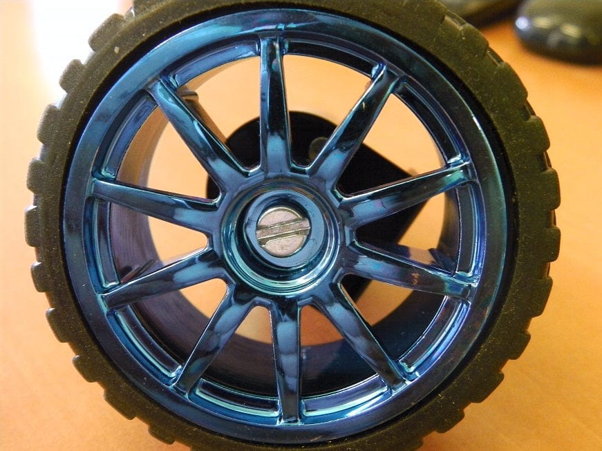 Колесо закреплено на муфте болтом