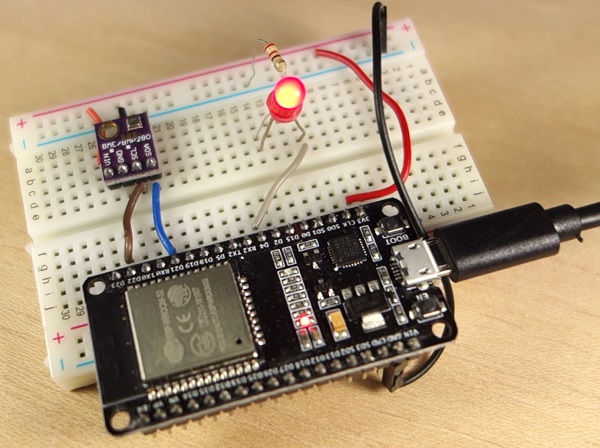 Схема на макетной плате ESP32 BME280
