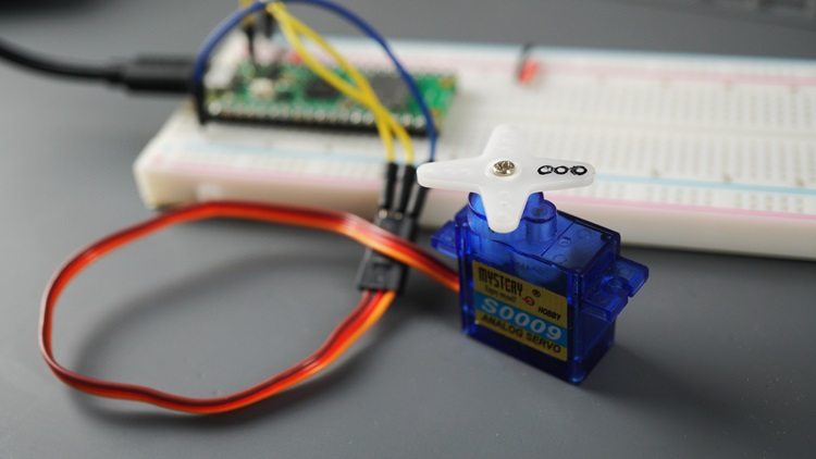 Управление сервоприводом Raspberry Pi Pico