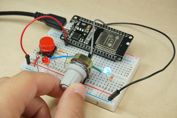 ESP32 ESP8266 MicroPython потенциометр и ШИМ