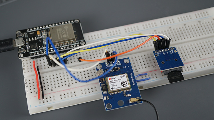 ESP32 GPS-логгер с NEO-M8N и microSD-картой