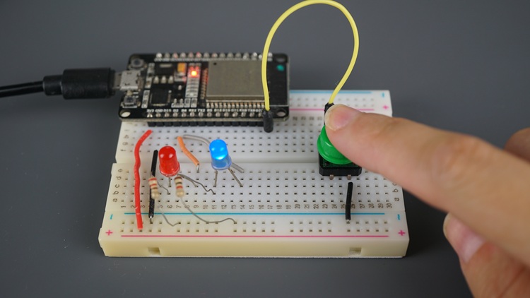 ESP32 с двумя светодиодами и кнопкой - нажатие кнопки для переключения состояния светодиода