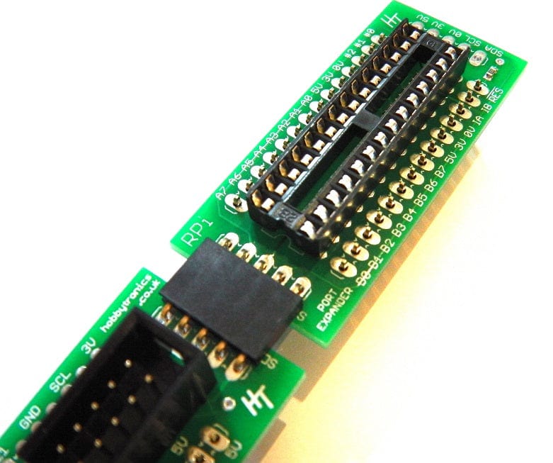 Готовое изделие — плата breakout и расширитель портов в сборе, вид 1