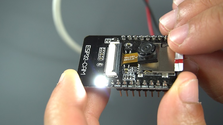 Демонстрация ESP32-CAM: съёмка фото и сохранение на MicroSD карту