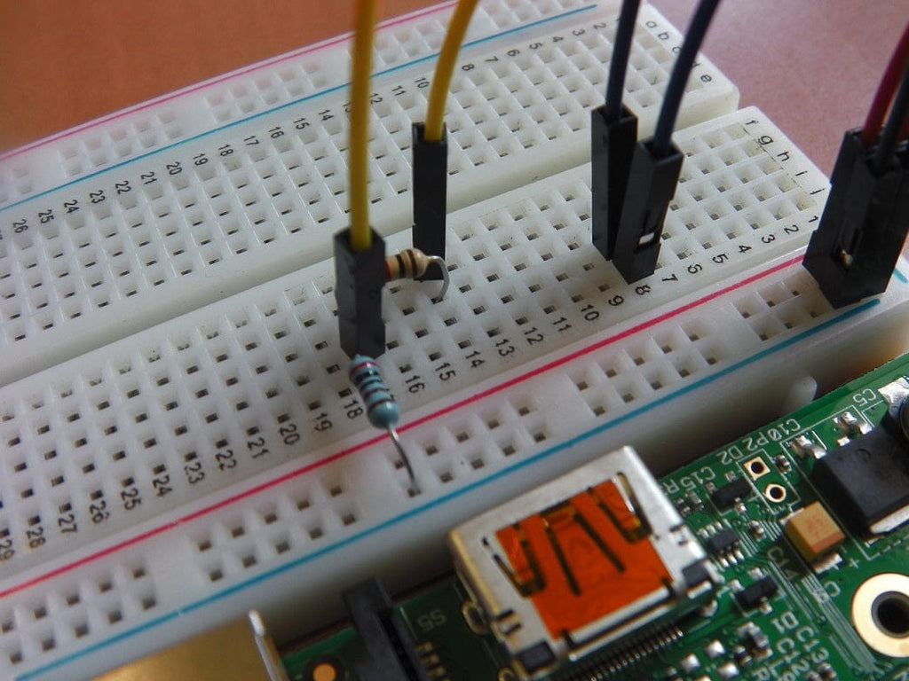 Подключение GPIO 24 между резисторами