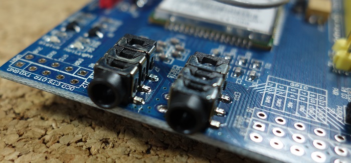 Разъёмы для микрофона и наушников на SIM900 GSM Shield