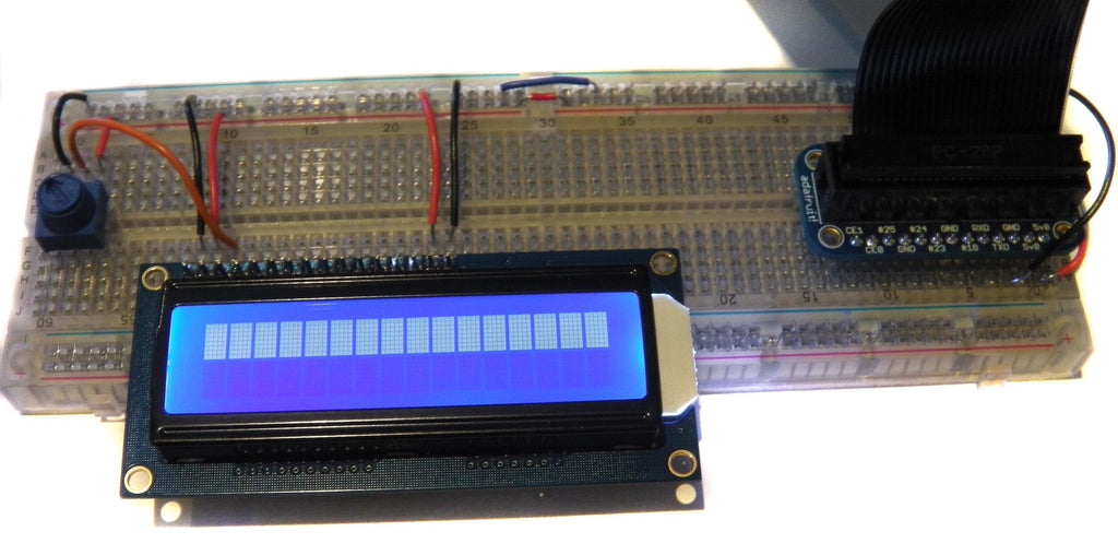 LCD-дисплей с отображёнными квадратами после настройки потенциометра