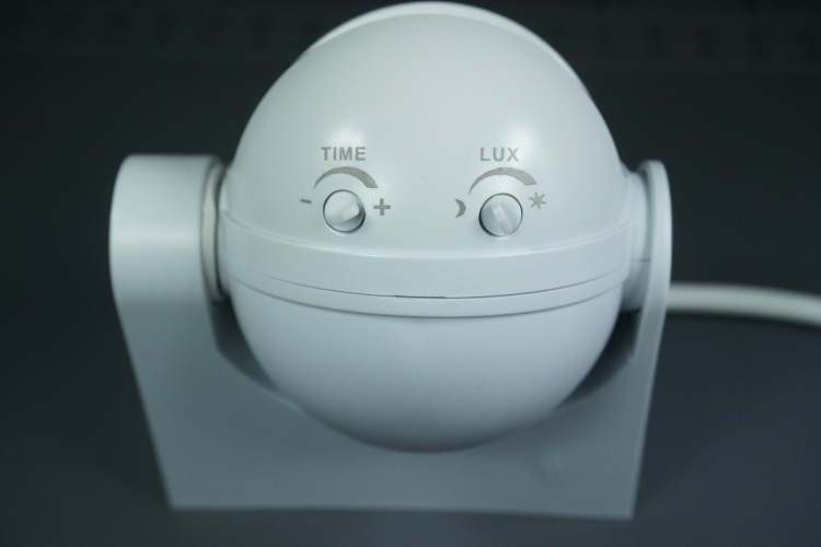 Регулировка освещенности и таймера датчика движения