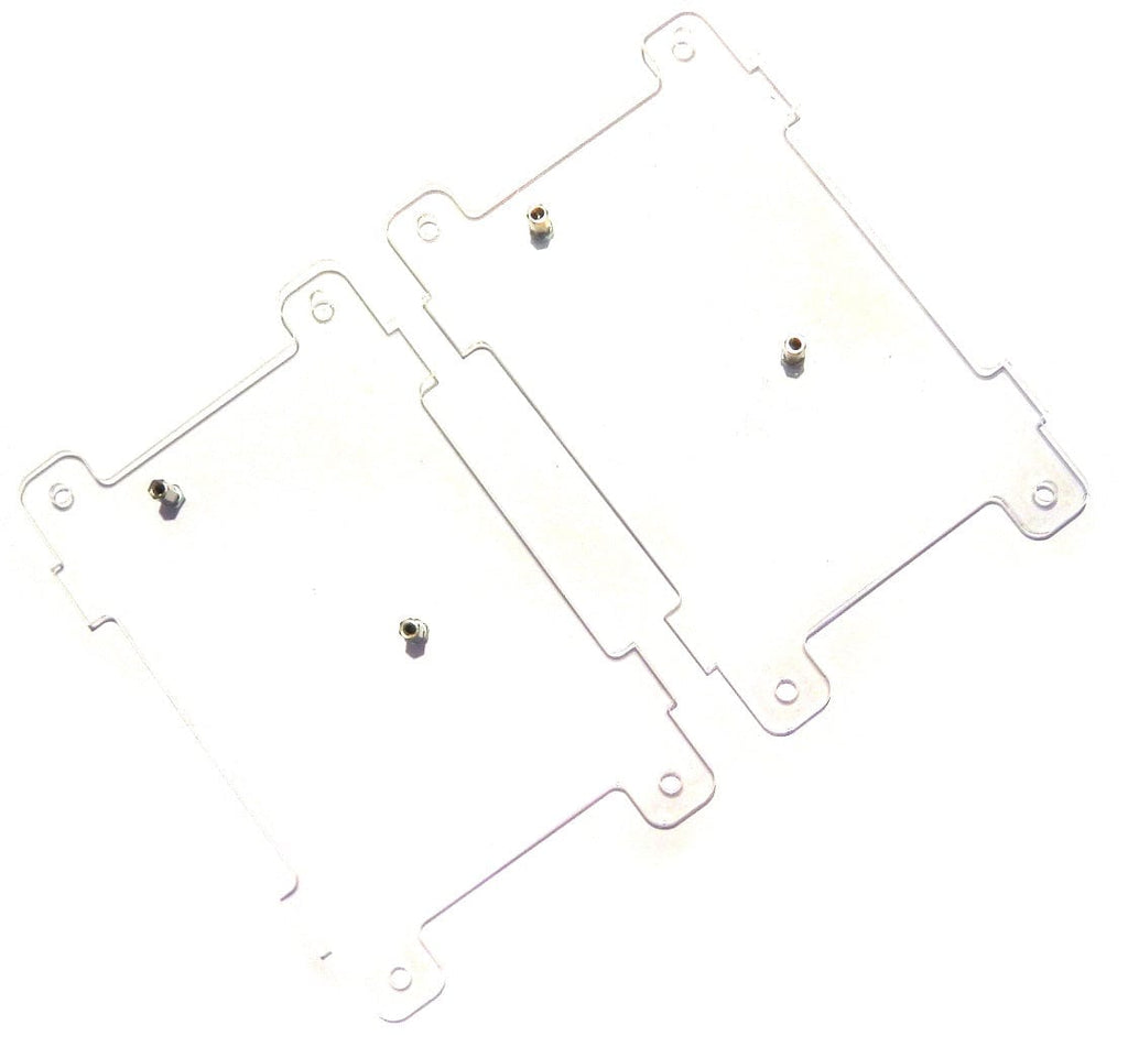 Шаг 1 — установка стоек на лист оргстекла (вид снизу)