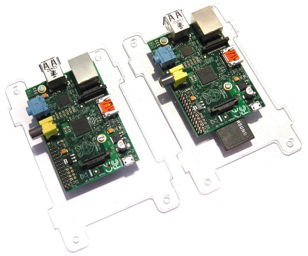 Шаг 2 — крепление Raspberry Pi к стойкам (вид 1)