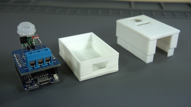 Нижняя часть и крышка корпуса мультисенсорного шилда