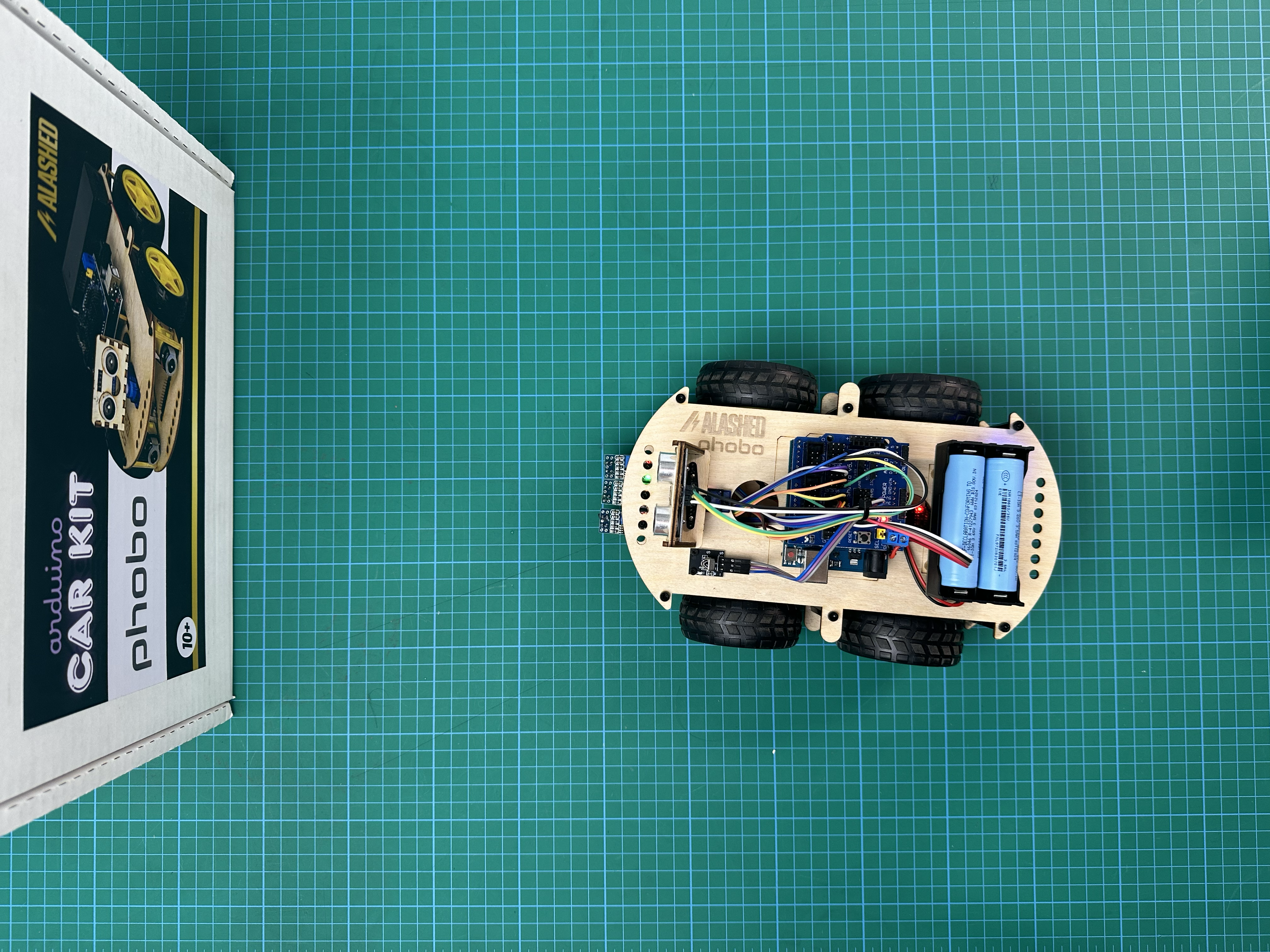 Робот Фобо объезжает препятствия