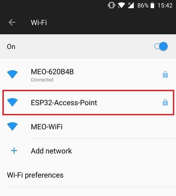 Выбор сети ESP32-Access-Point в настройках Wi-Fi смартфона