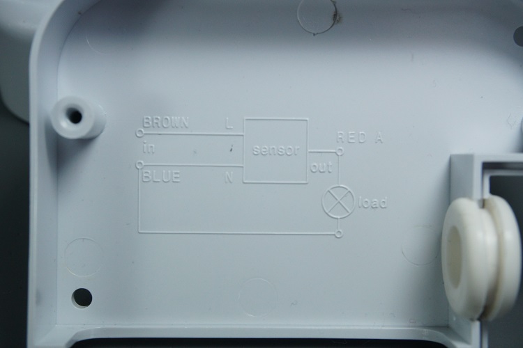 Схема подключения PIR-датчика движения