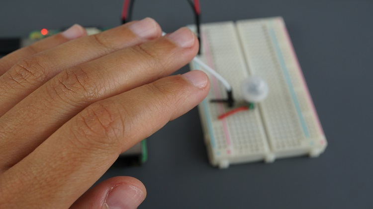 Тестирование PIR-датчика движения с Raspberry Pi