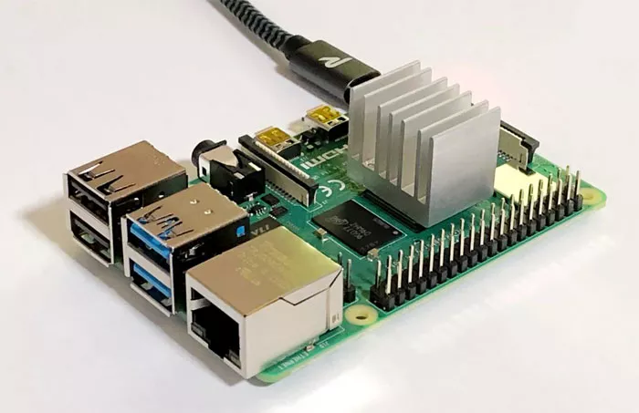 Raspberry Pi 4 с радиатором