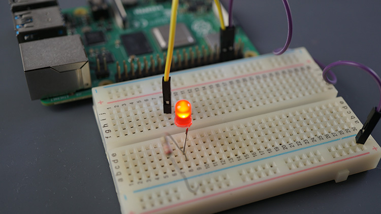 Raspberry Pi — светодиод с полной яркостью