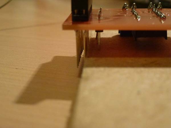 Пайка 2-контактных штыревых разъёмов — вид снизу