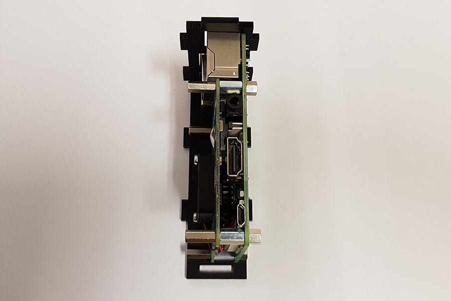 Установка пластины USB/Ethernet