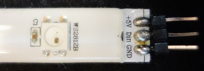 Штырьковые контакты на светодиодной ленте WS2812B