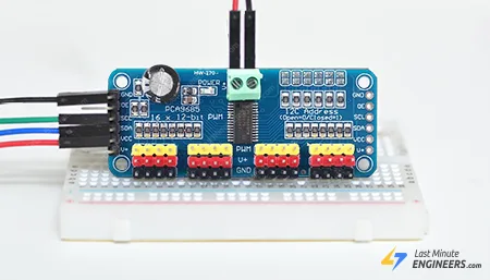 Управление несколькими сервоприводами с помощью модуля PCA9685 и Arduino